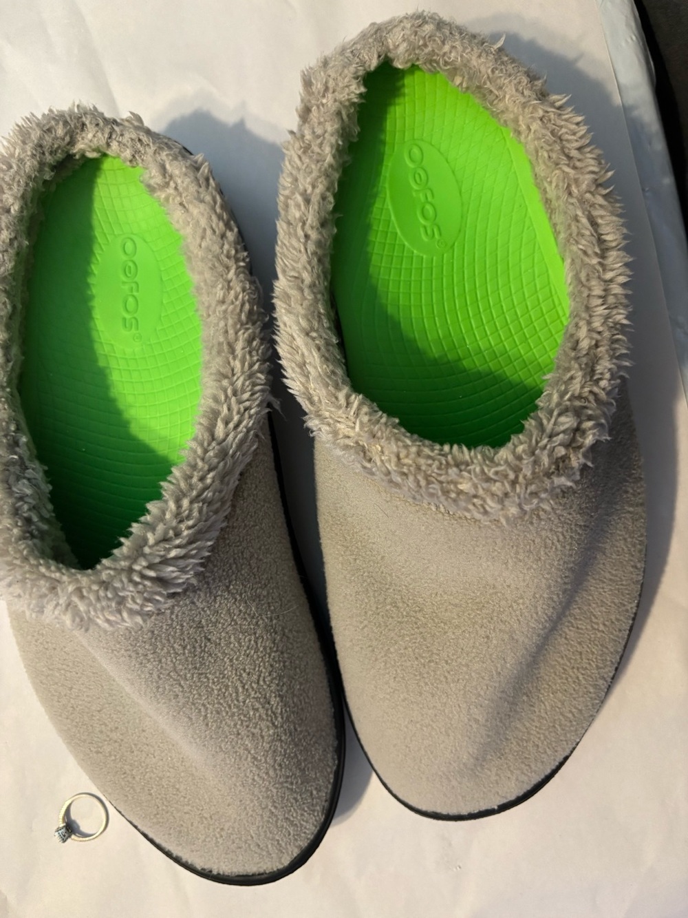 Oofos shoes men’s size 11